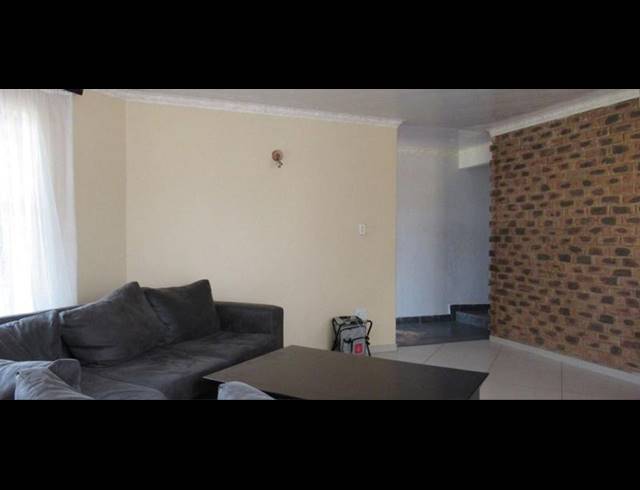 3 BEDROOM HOUSE FOR SALE IN WINCHESTER HILLS